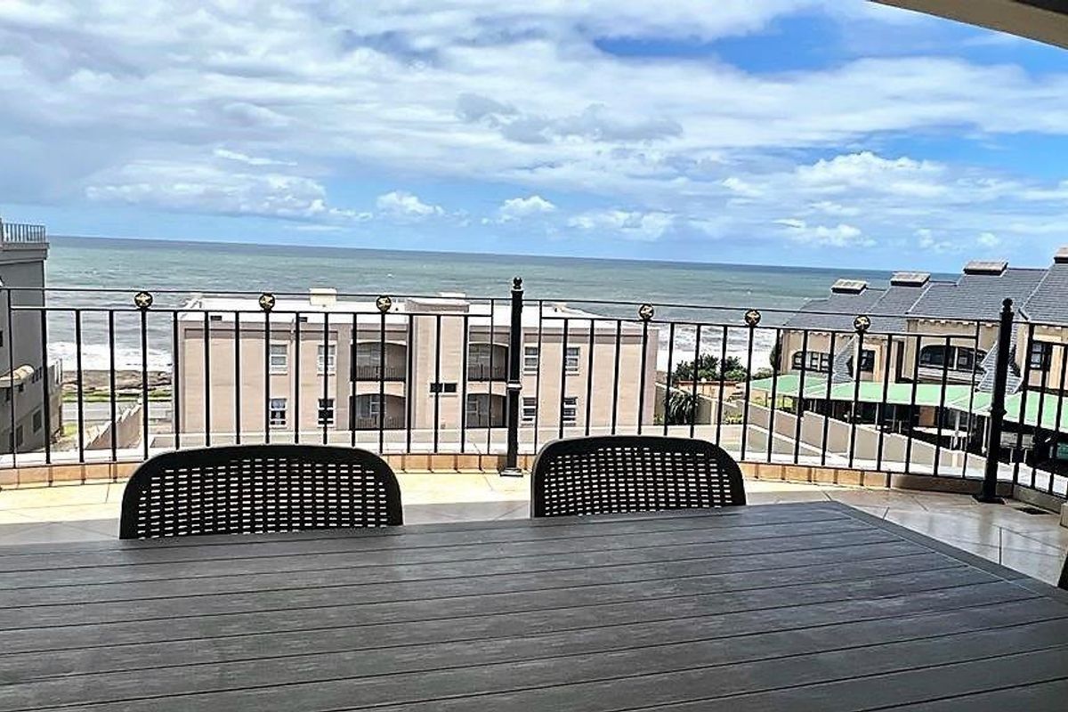 Modern Beachfront Apartment On Uvongo Beach - Photo 3