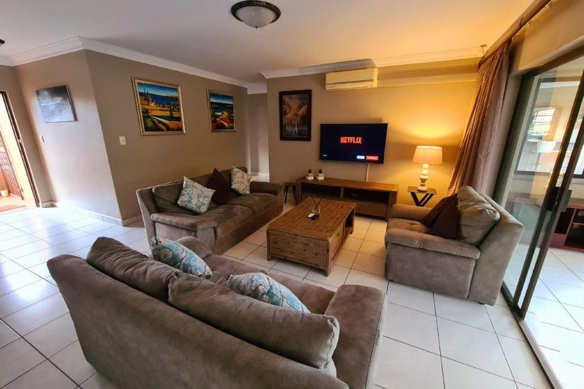 Modern 4 Bedroom Unit In A Popular Complex - Photo 3