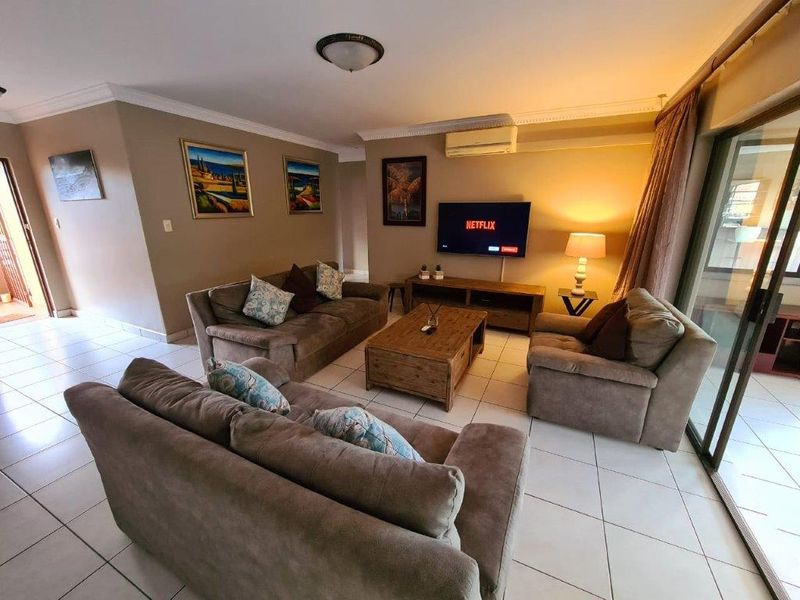 Modern 4 Bedroom Unit In A Popular Complex - Photo 3