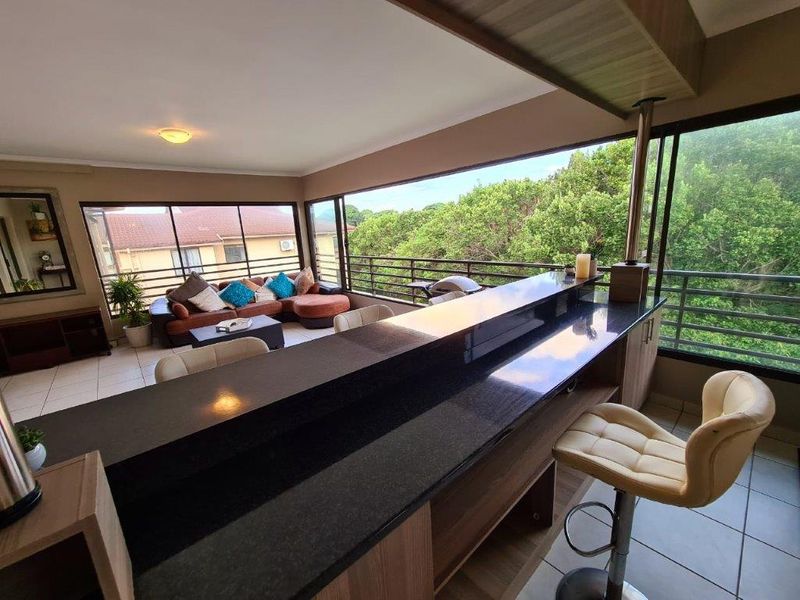 Modern 4 Bedroom Unit In A Popular Complex - Photo 9