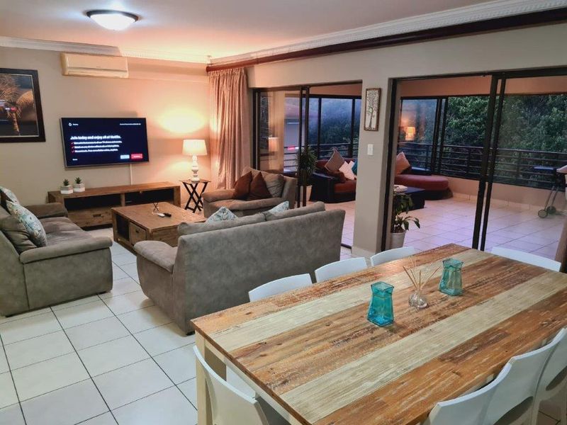 Modern 4 Bedroom Unit In A Popular Complex - Photo 7