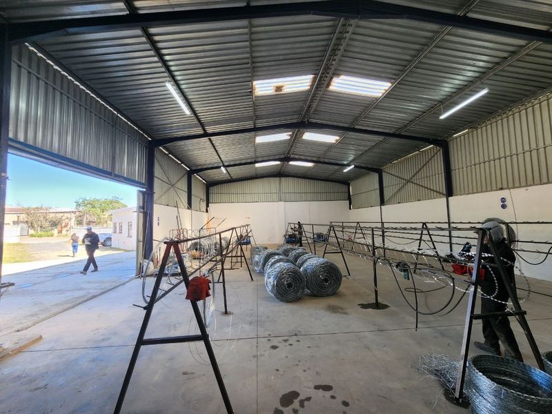 Warehouse Factory In Prime Area - Photo 1