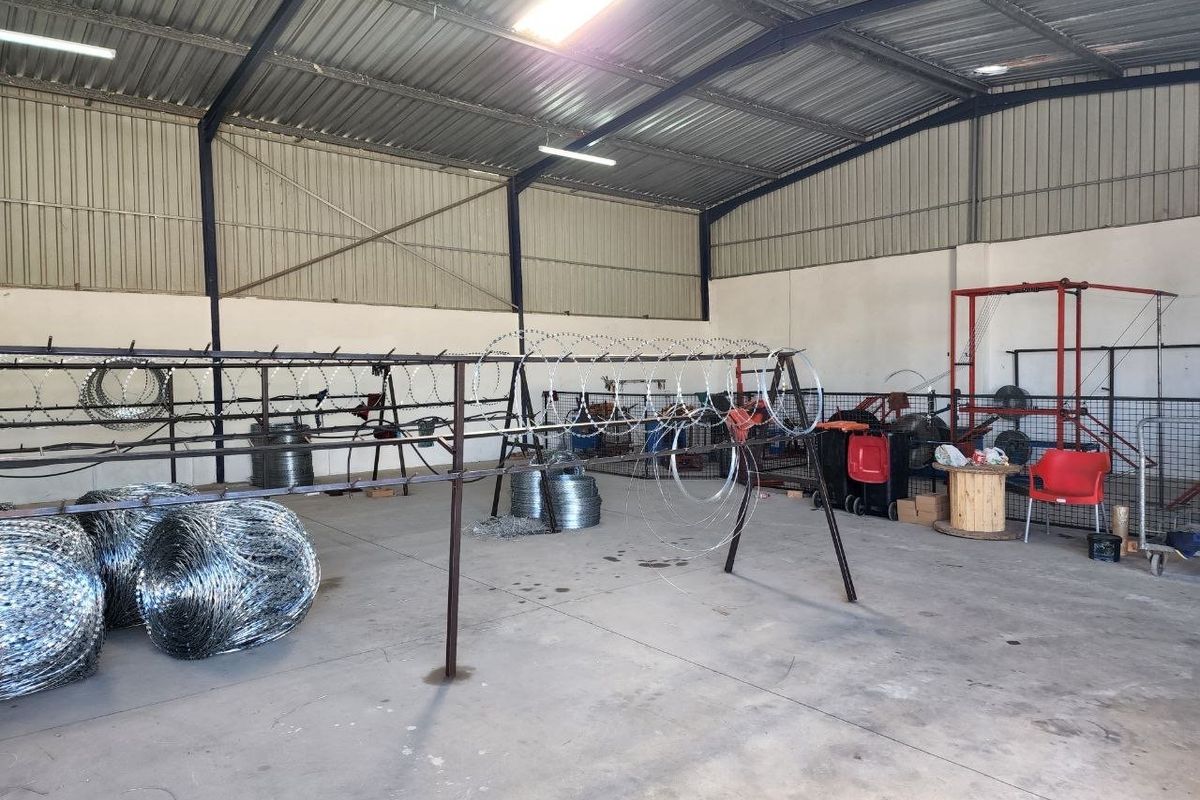 Warehouse Factory In Prime Area - Photo 5