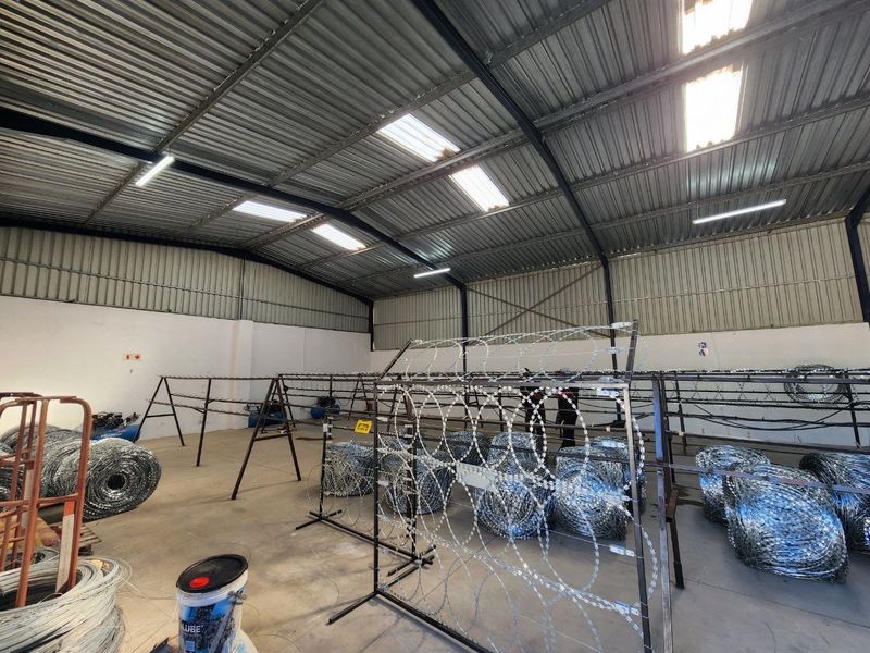 Warehouse Factory In Prime Area - Photo 3