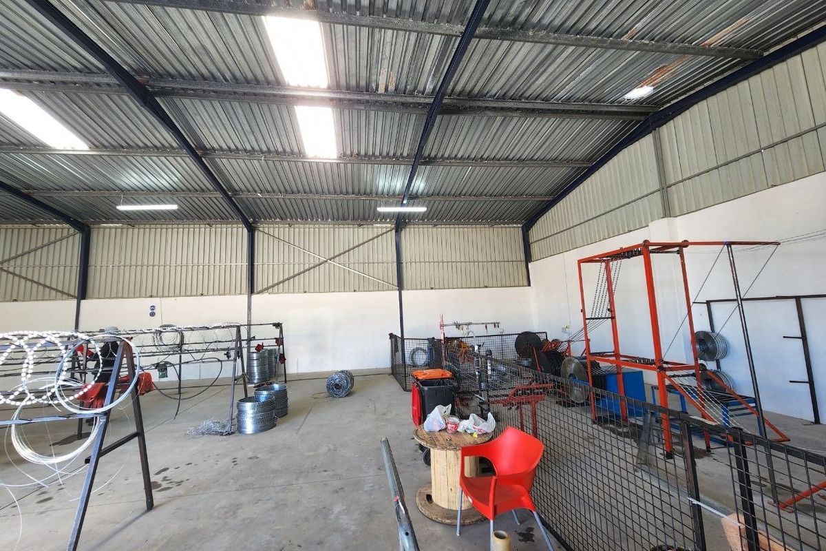 Warehouse Factory In Prime Area - Photo 4