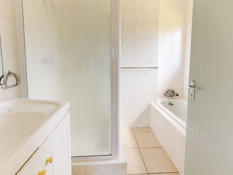 Secure Estate Living In St Michaels On Sea - Photo 10