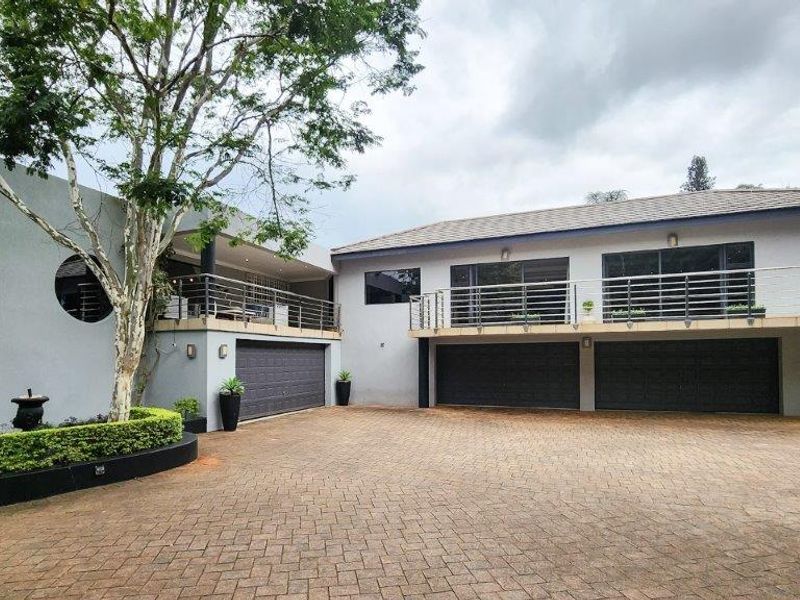 Home Of Distinction At An Exclusive Address - Photo 5