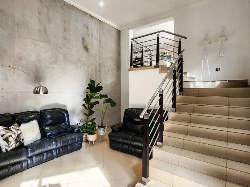 Home Of Distinction At An Exclusive Address - Photo 7