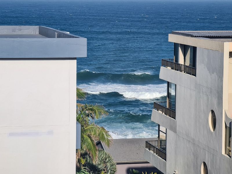 Spacious Unit Close To The Beach - Photo 4