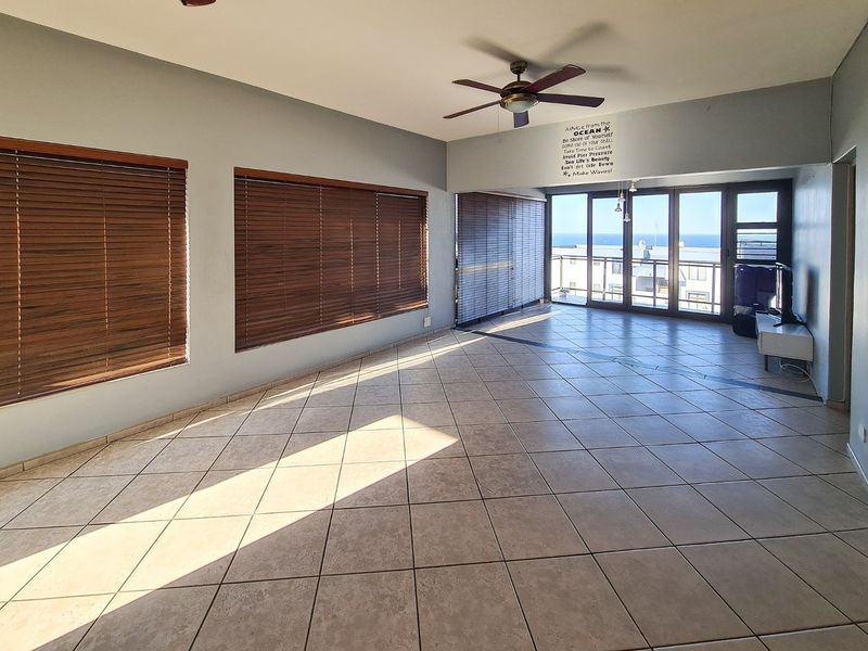 Spacious Unit Close To The Beach - Photo 6