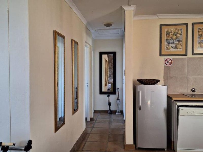 Top Floor Apartment In Margate! - Photo 10