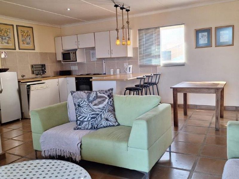 Top Floor Apartment In Margate! - Photo 6