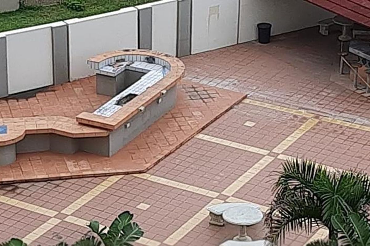 Luxurious Seaside Living - 3 Bedroom Apartment With Breath Taking Ocean Views - Photo 5