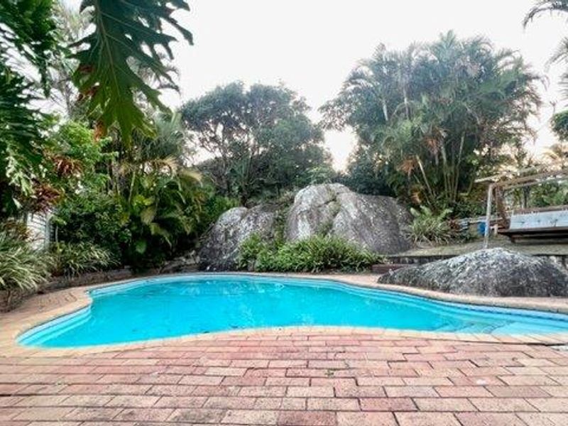 Attractive Facebrick Residence With Lovely Sea Views  - Photo 6