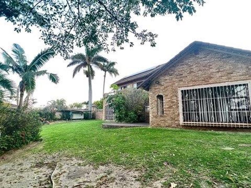 Attractive Facebrick Residence With Lovely Sea Views  - Photo 3