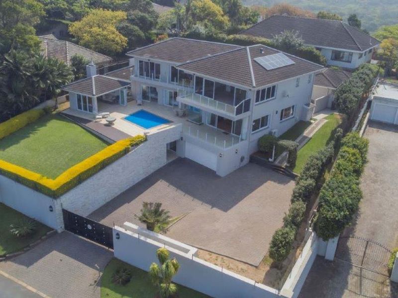 Exquisite Stylish Ultimate Luxury Living In Southbroom - Photo 2