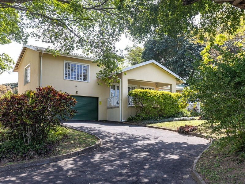 Attractive Townhouse In Peaceful Complex - Photo 1