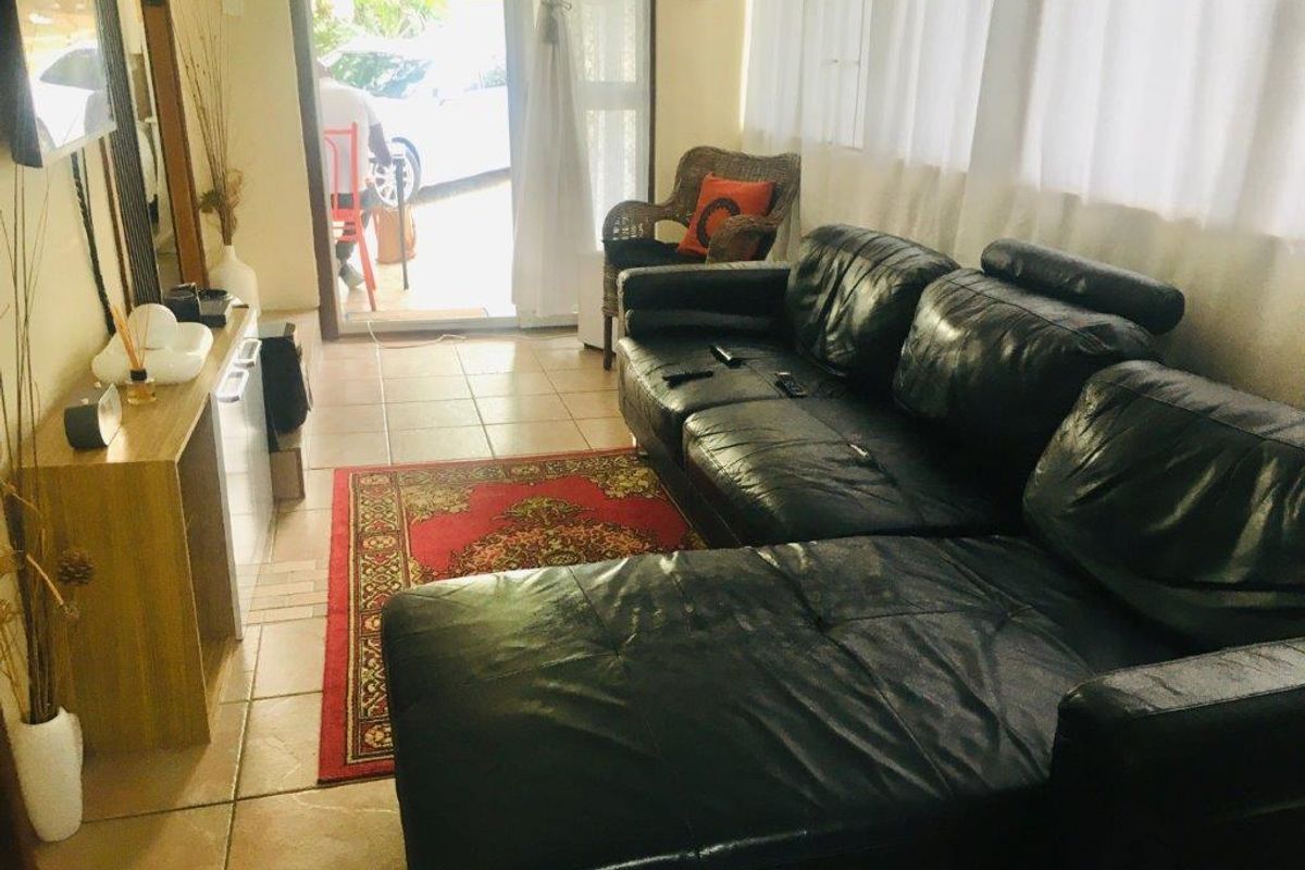 Charming Unit In A Secure Complex - Photo 3