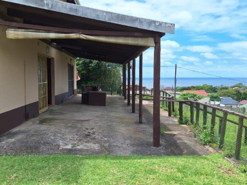 3 Bedroom Double Storey Home With Sea Views - Photo 4