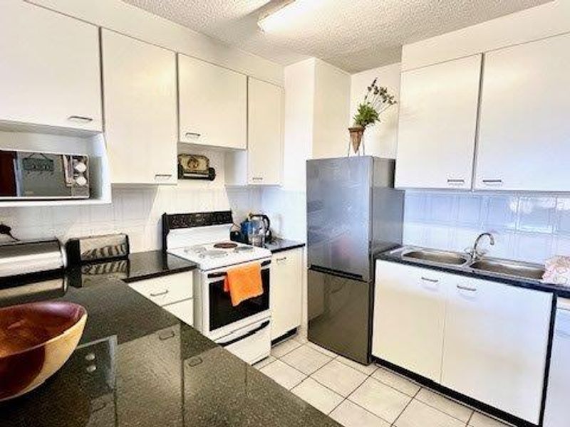 Top Floor Apartment In Popular Laguna La Crete Uvongo - Photo 8