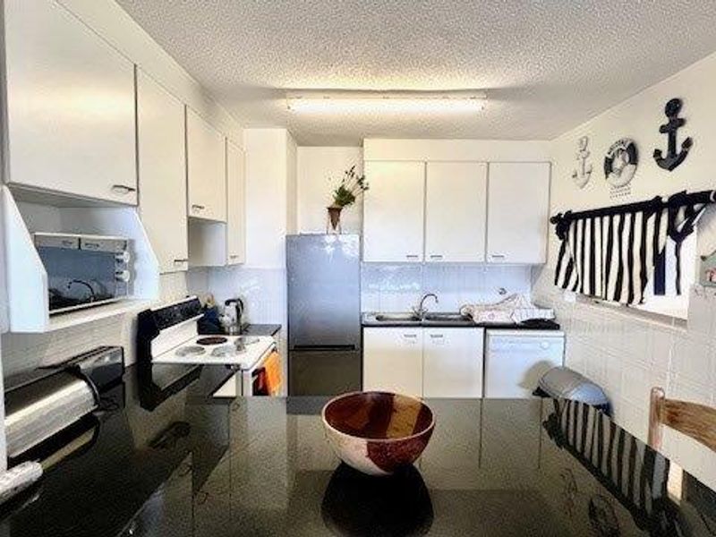 Top Floor Apartment In Popular Laguna La Crete Uvongo - Photo 7