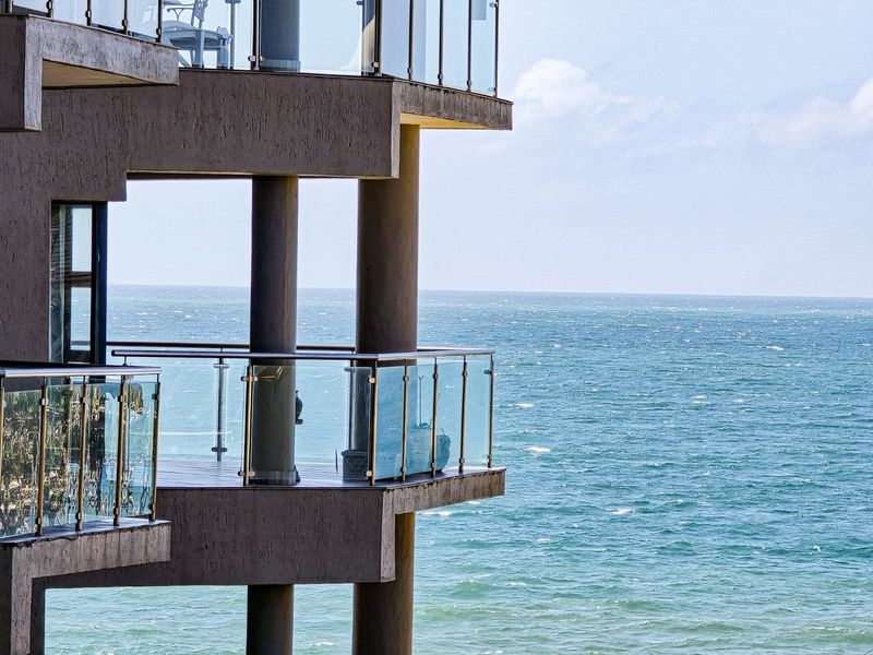 Ground floor Unit In A Beachfront Complex  - Photo 10