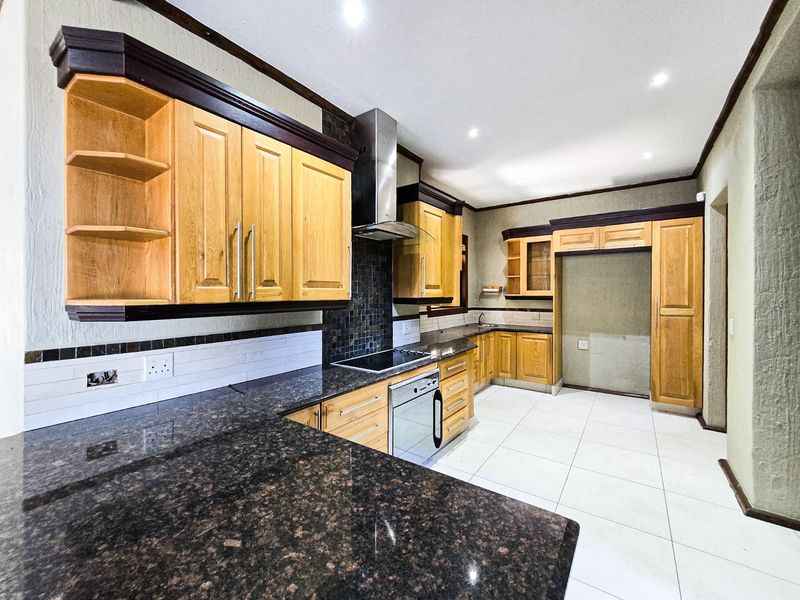 Large Eye Appealing Home In A Secure Estate - Photo 5