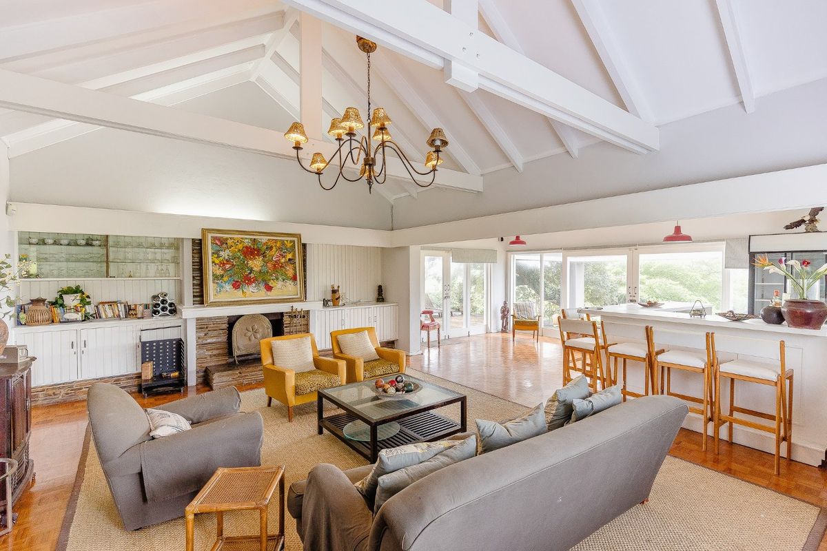 Large Residence On The Beach - Photo 2