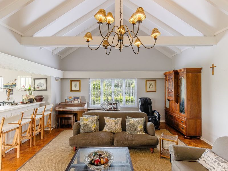 Large Residence On The Beach - Photo 3