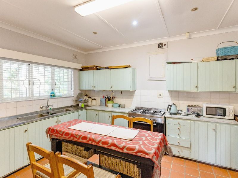 Large Residence On The Beach - Photo 8