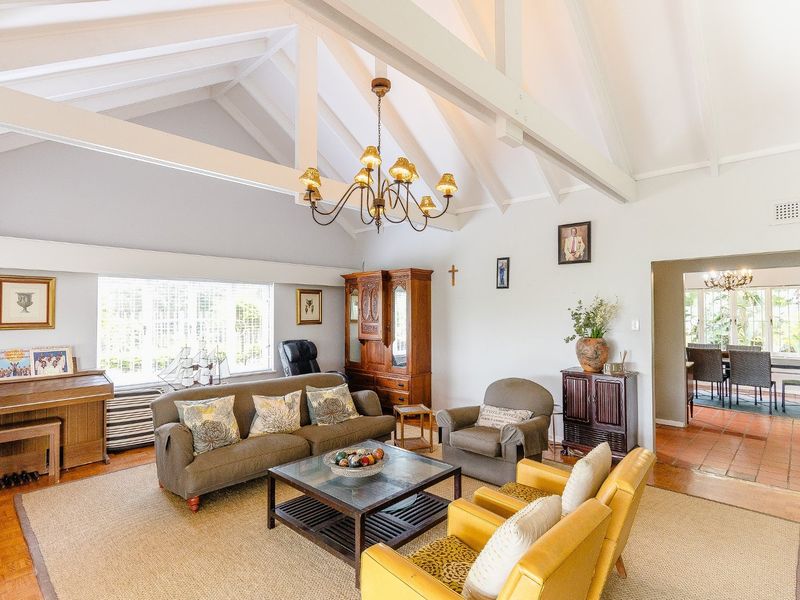 Large Residence On The Beach - Photo 6