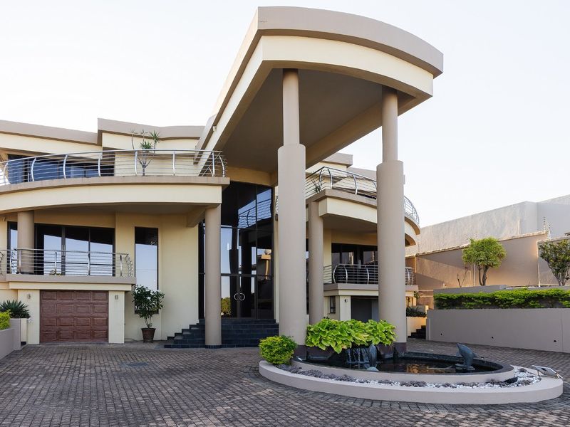 Architectual Masterpiece!! - Photo 1