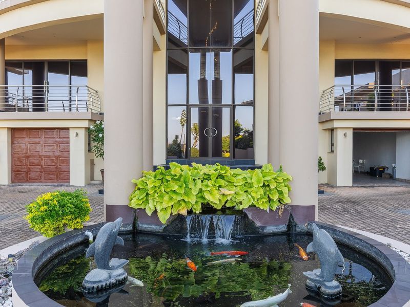 Architectual Masterpiece!! - Photo 3