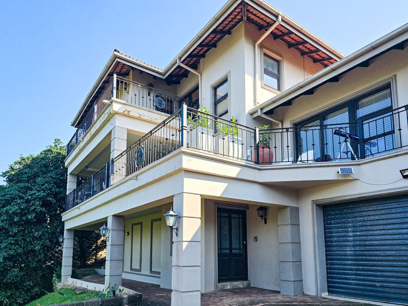 Tuscan Style Residence With Sea Views  - Photo 2