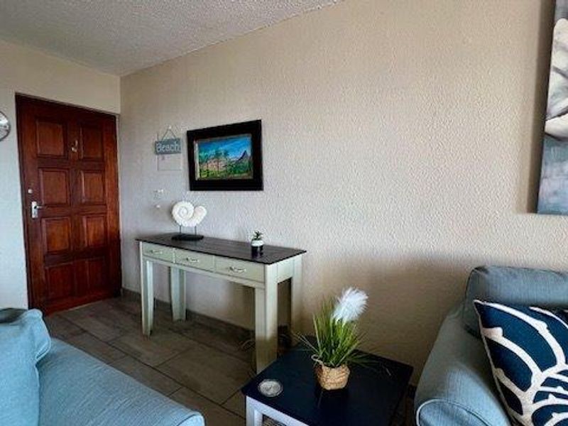 Luxurious 3 Bedroom Beachfront Apartment On Uvongo Beach  - Photo 5