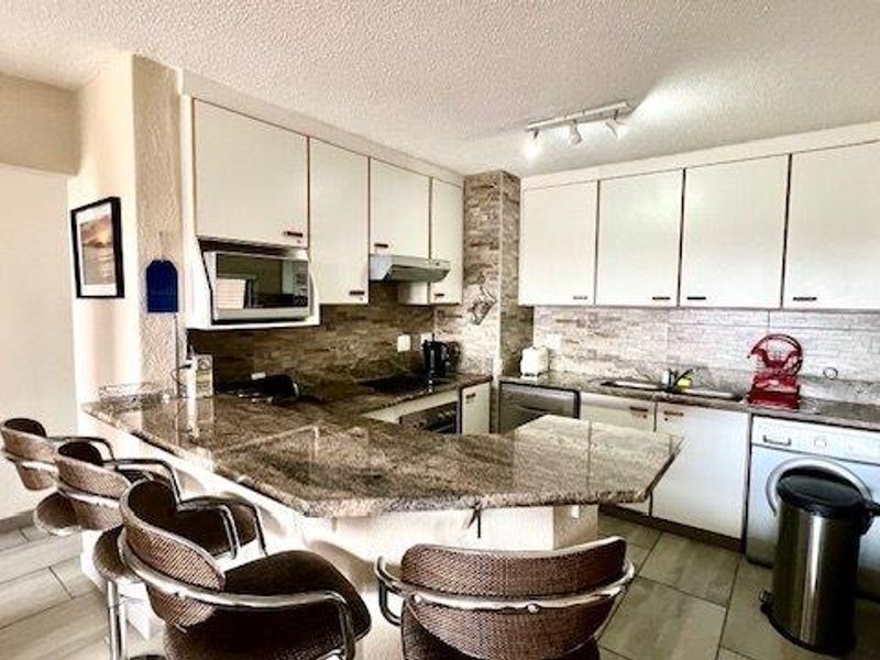 Luxurious 3 Bedroom Beachfront Apartment On Uvongo Beach  - Photo 6