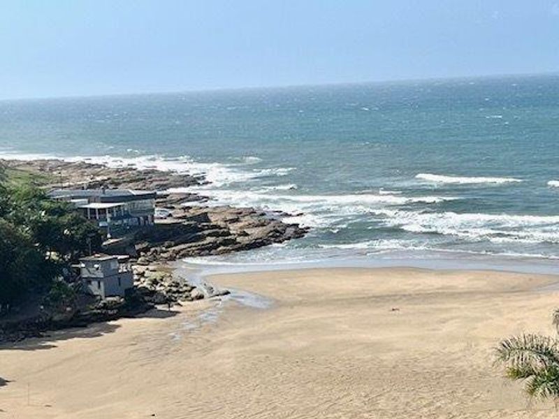 Luxurious 3 Bedroom Beachfront Apartment On Uvongo Beach  - Photo 4