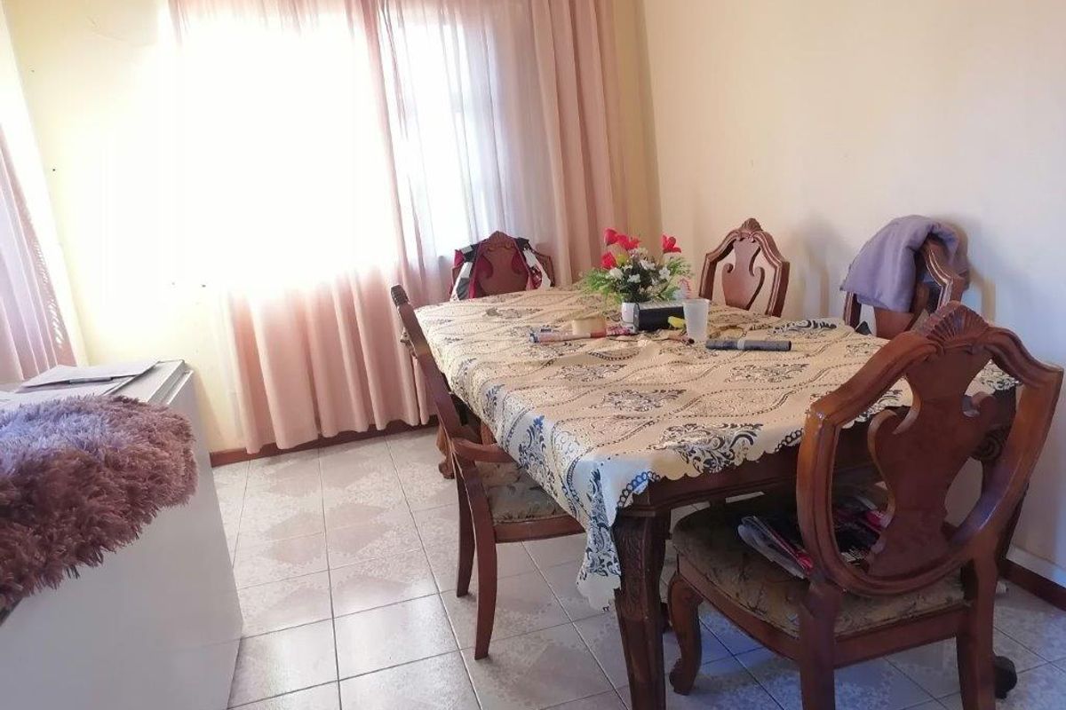 Spacious Home With A Separate Flat  - Photo 4