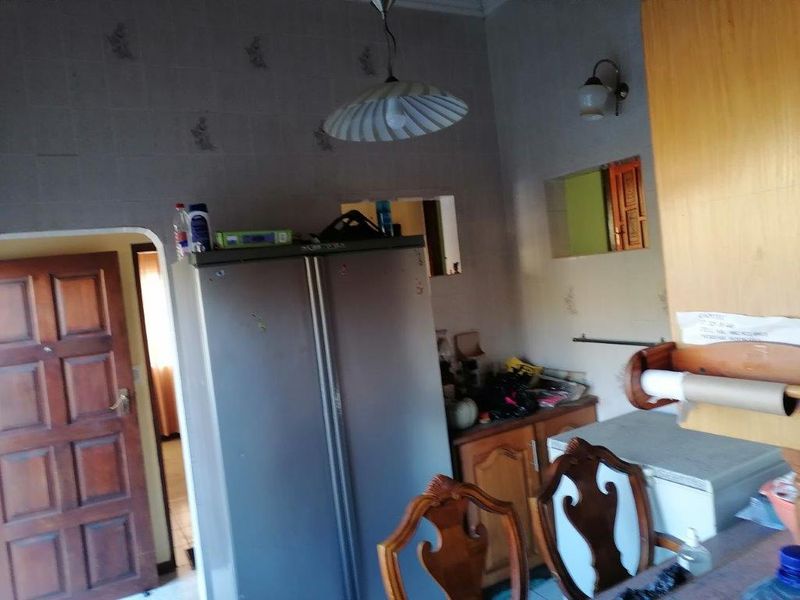 Spacious Home With A Separate Flat  - Photo 3