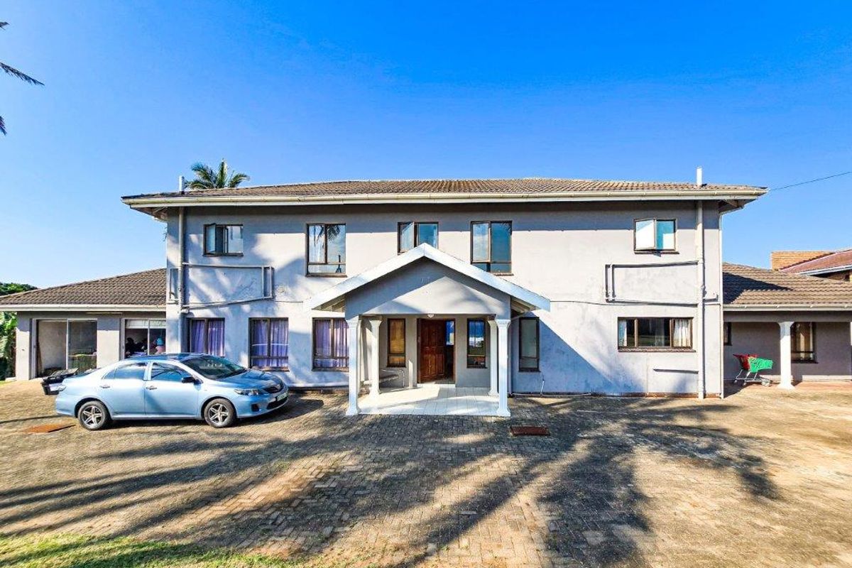 Double Storey Beach Front Property - Photo 4