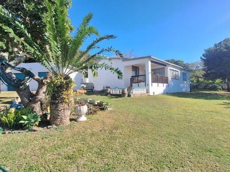 Newly Repainted Three Bedroom Home With Loads Of Potential !! - Photo 3