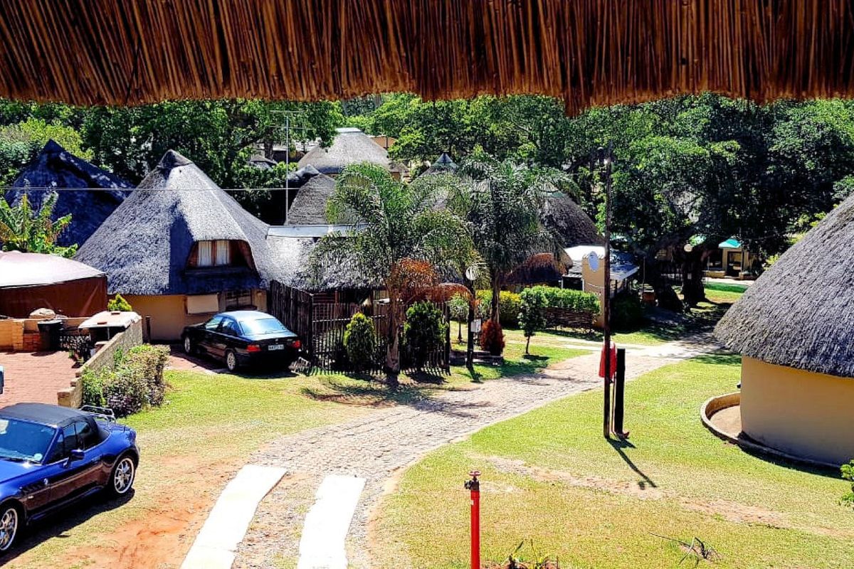 A Thatched Cottage In A Secure Estate! - Photo 3