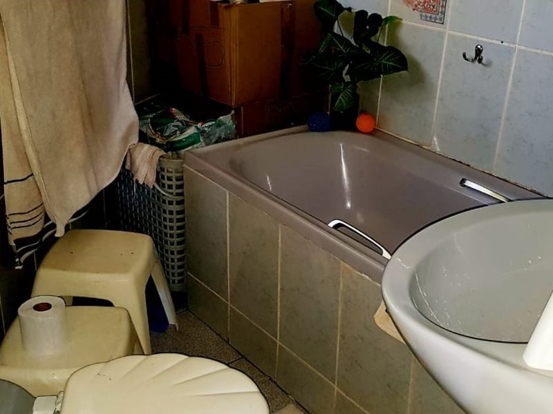 A Thatched Cottage In A Secure Estate! - Photo 8