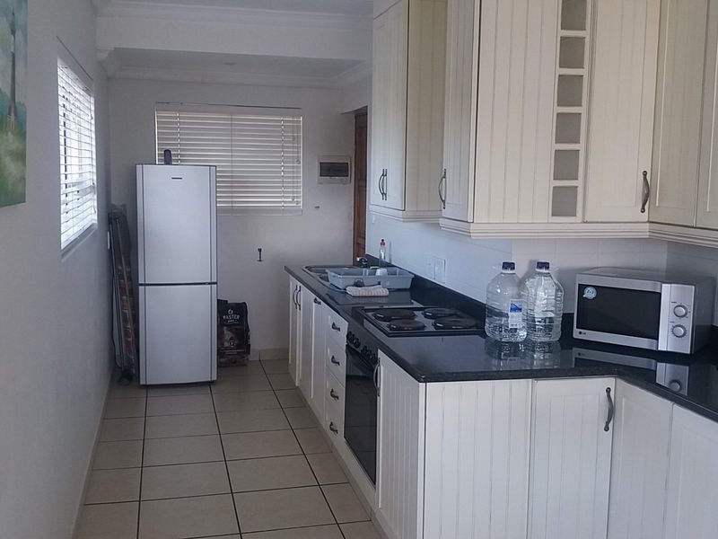 2 bedroom Beach Front Unit!  - Photo 8