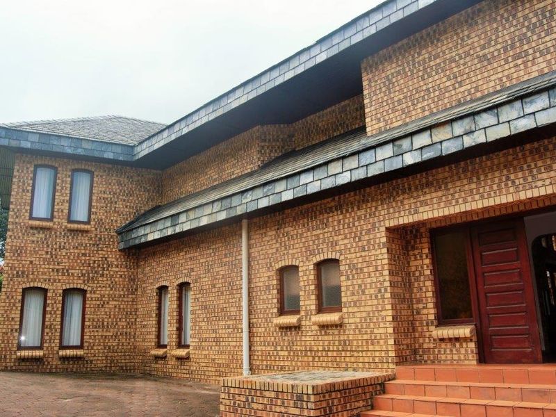 Huge Home with Direct Beach Access! - Photo 3