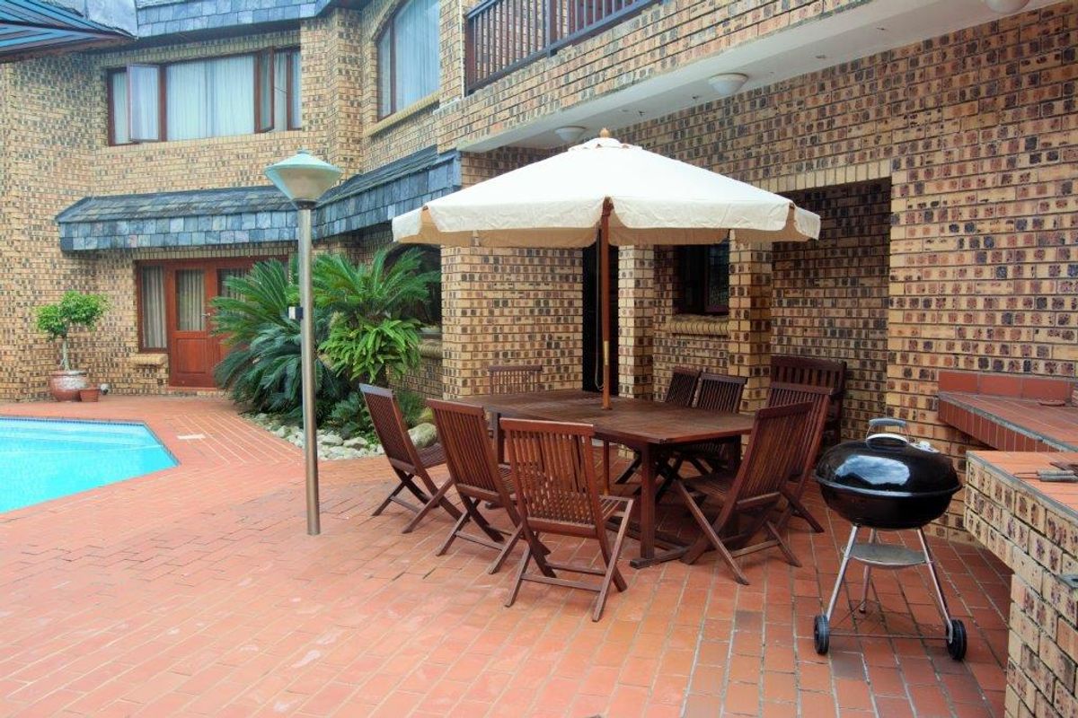 Huge Home with Direct Beach Access! - Photo 4