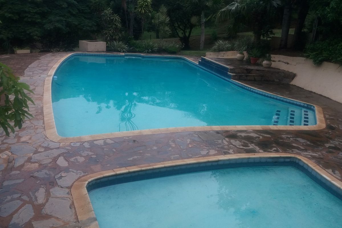 A Freestanding 3 bedroom Home in Secure Complex! - Photo 3