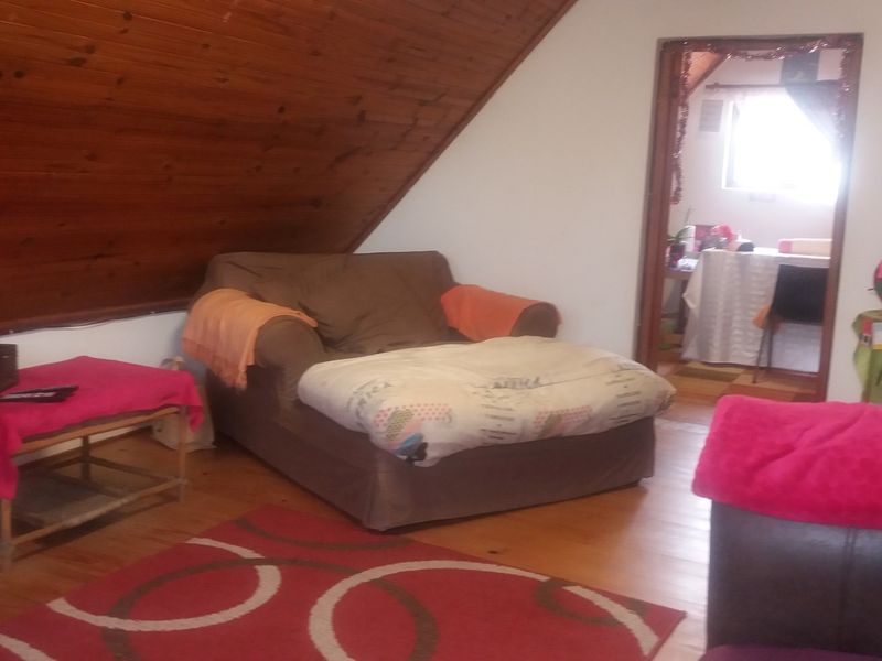 A Freestanding 3 bedroom Home in Secure Complex! - Photo 7