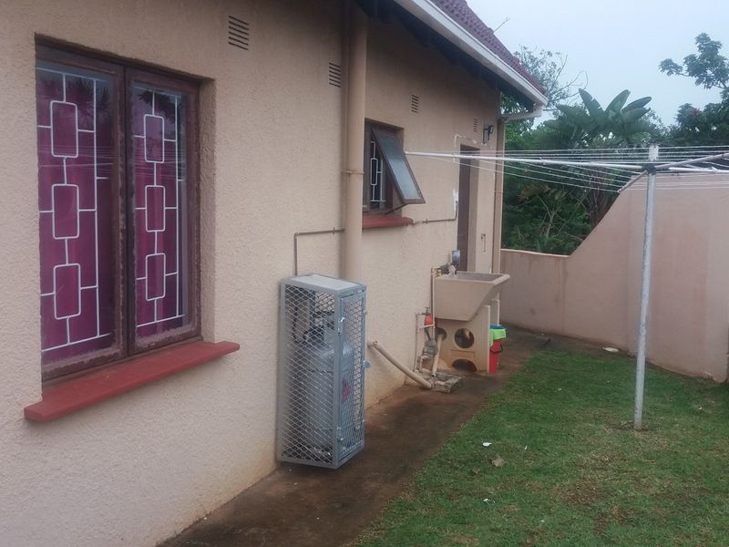 A Freestanding 3 bedroom Home in Secure Complex! - Photo 6