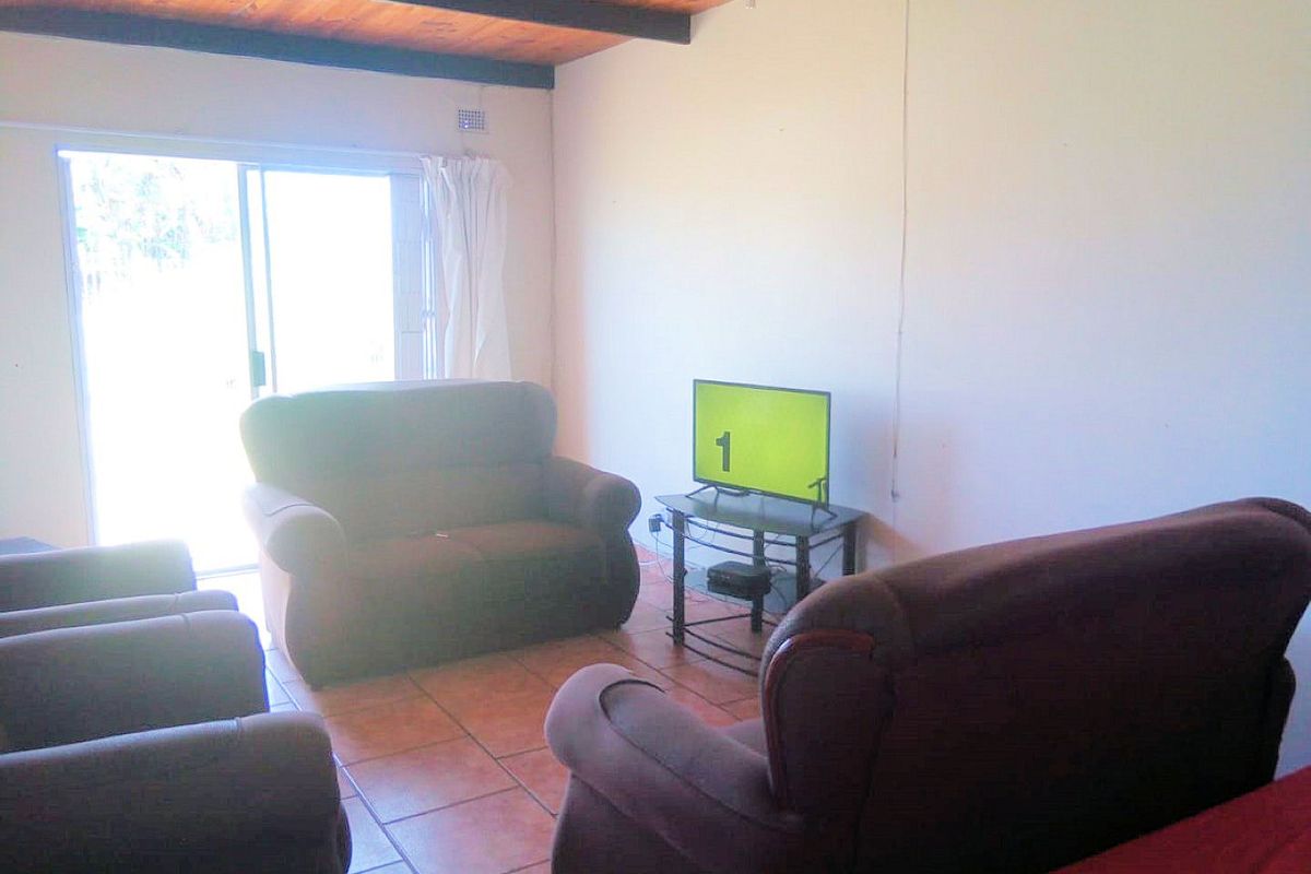 A Charming Home with Pool, Flat and Amazing Sea Views! - Photo 5